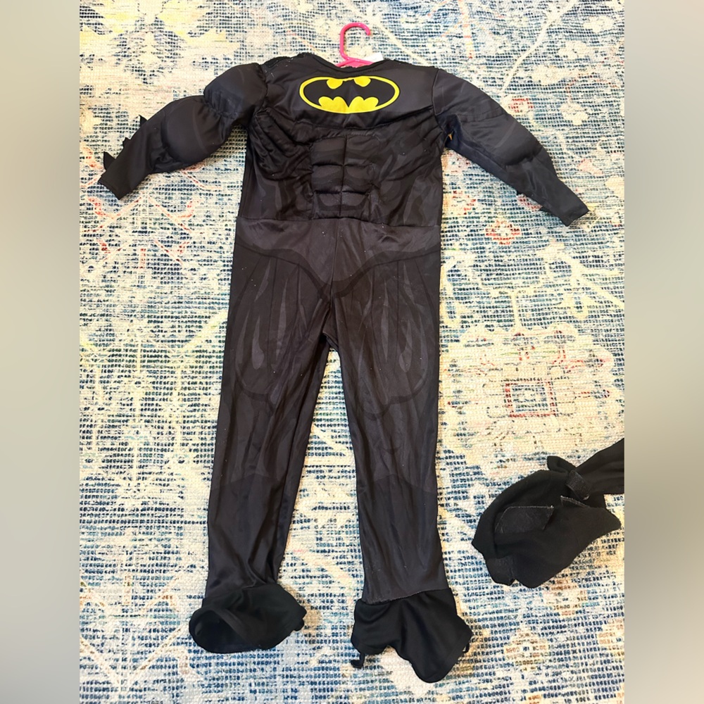DC Superhero Costume in Black and Yellow